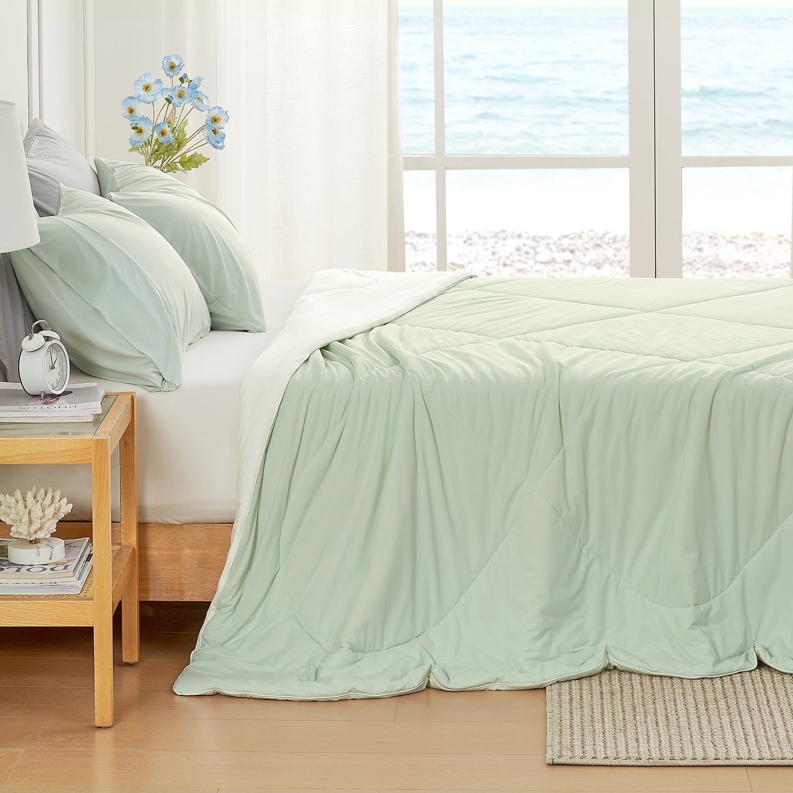 Cooling Comforter with Japanese Fabric for Instant Softness