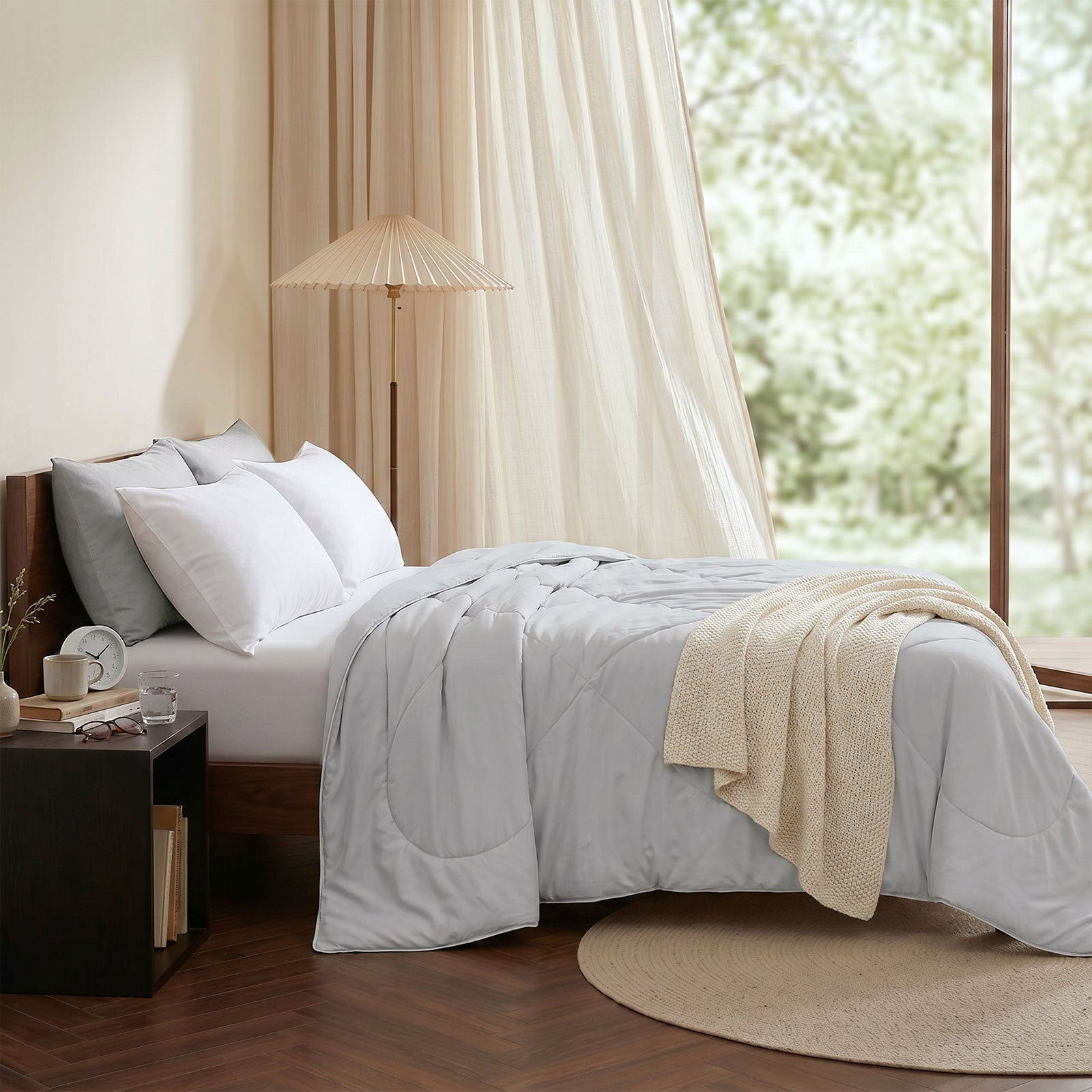 Lightweight Cooling Comforter with Q-max 0.46 – Breathable for Hot Sleepers