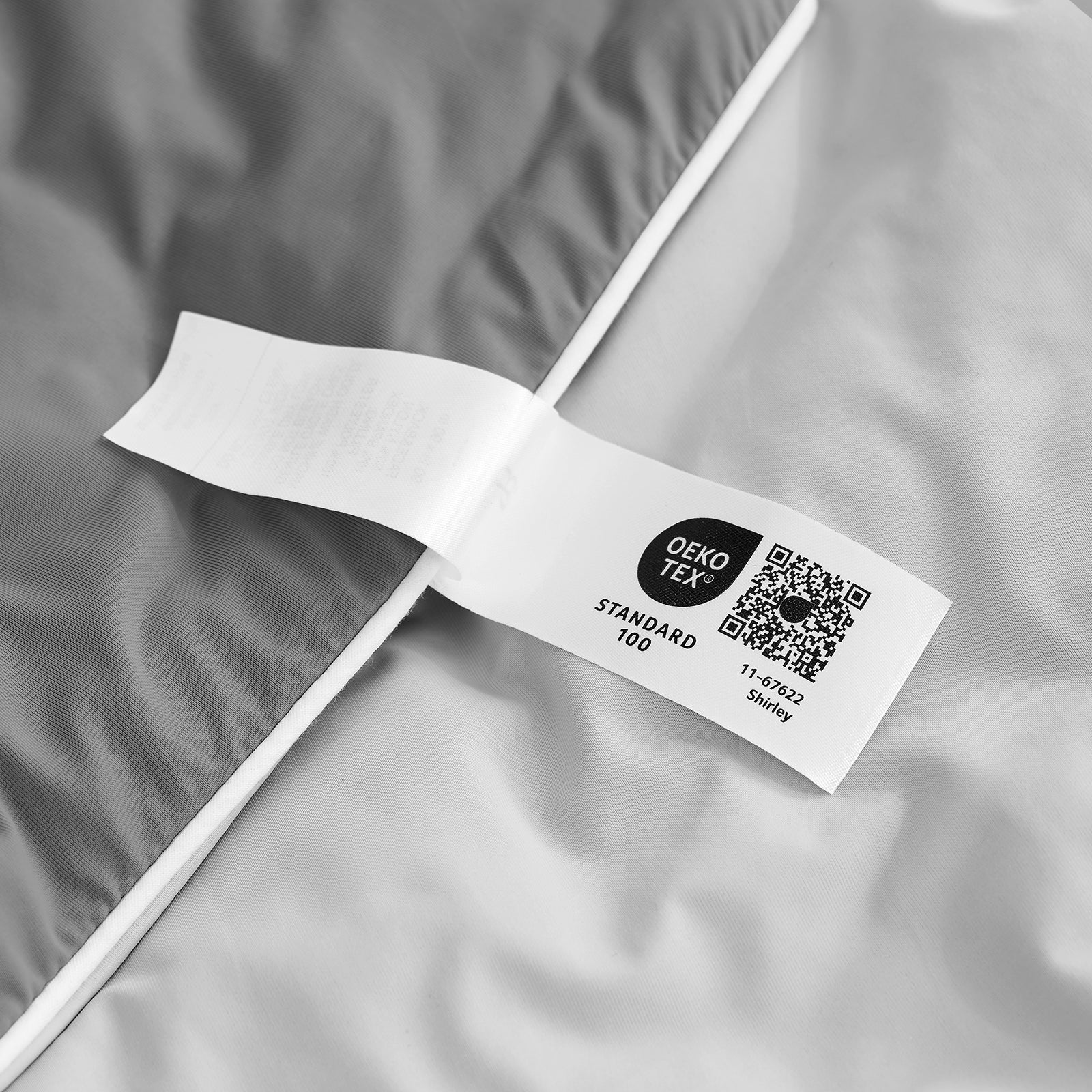 Lightweight Cooling Comforter with Instant Cool Touch – Breathable Design