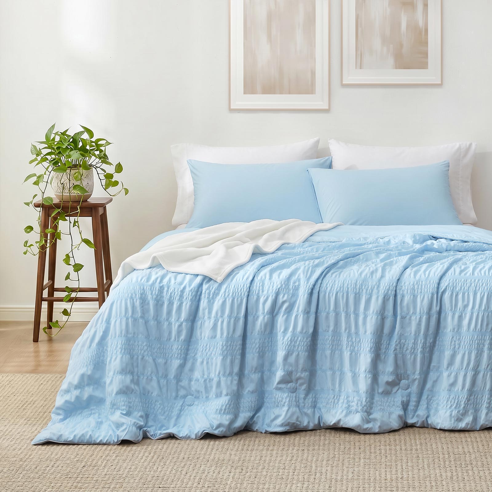Cooling Comforter with Enhanced Airflow – Lightweight for Warm Sleepers