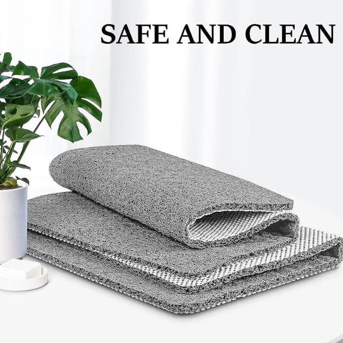 Non-Slip Bath Mat with Textured Surface and Quick Drainage Features