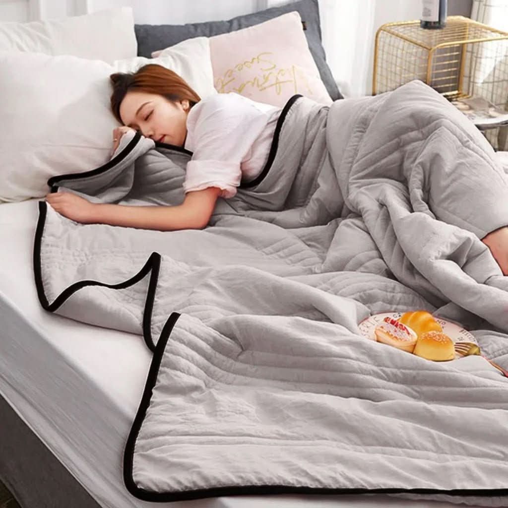 Cooling Bed Blanket with Breathable Material – Lightweight for Warm Sleepers
