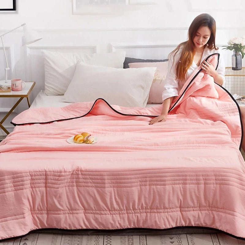 Instant Cooling Blanket with Cold-Touch Fabric – Lightweight & Breathable