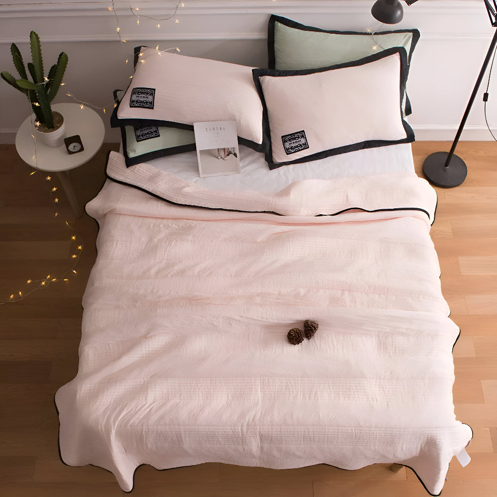 Breathable Summer Blanket with Cool Touch and Heat Dissipation Technology
