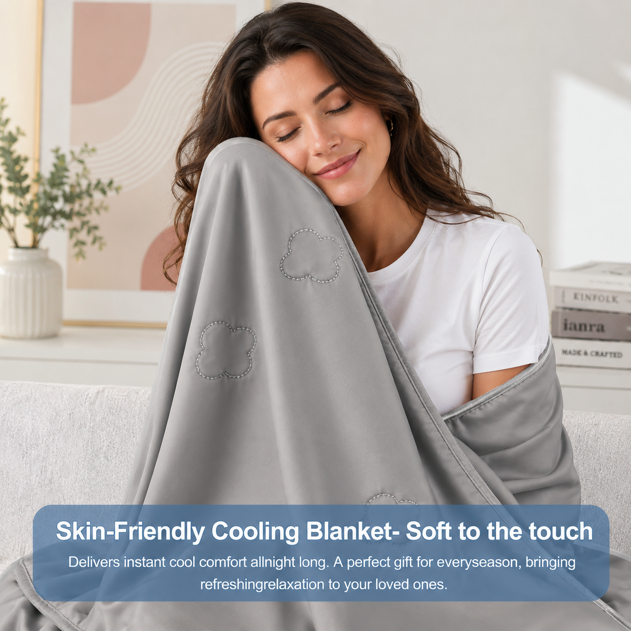 Lightweight Summer Cooling Blanket with Heat-Absorbing Material for Comfort