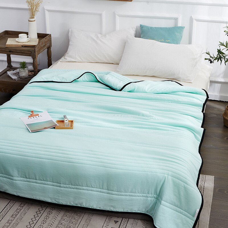 Breathable Fabric Cooling Blanket for Beds – Ideal for Warm Sleepers