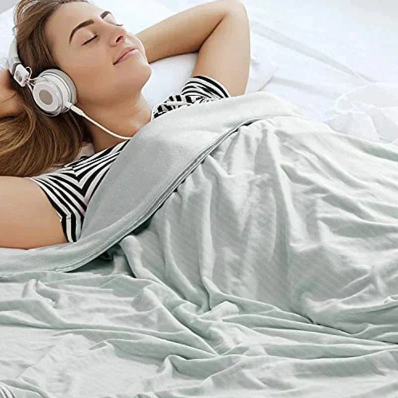 Lightweight Cotton Blanket with IceFabric Technology for Cool Sleep