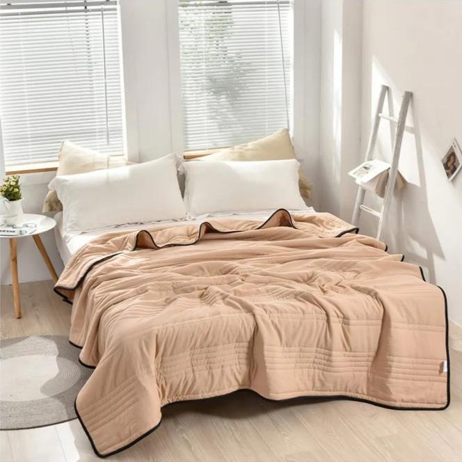 Lightweight Cooling Bed Blanket – Breathable Cover for Hot Sleepers