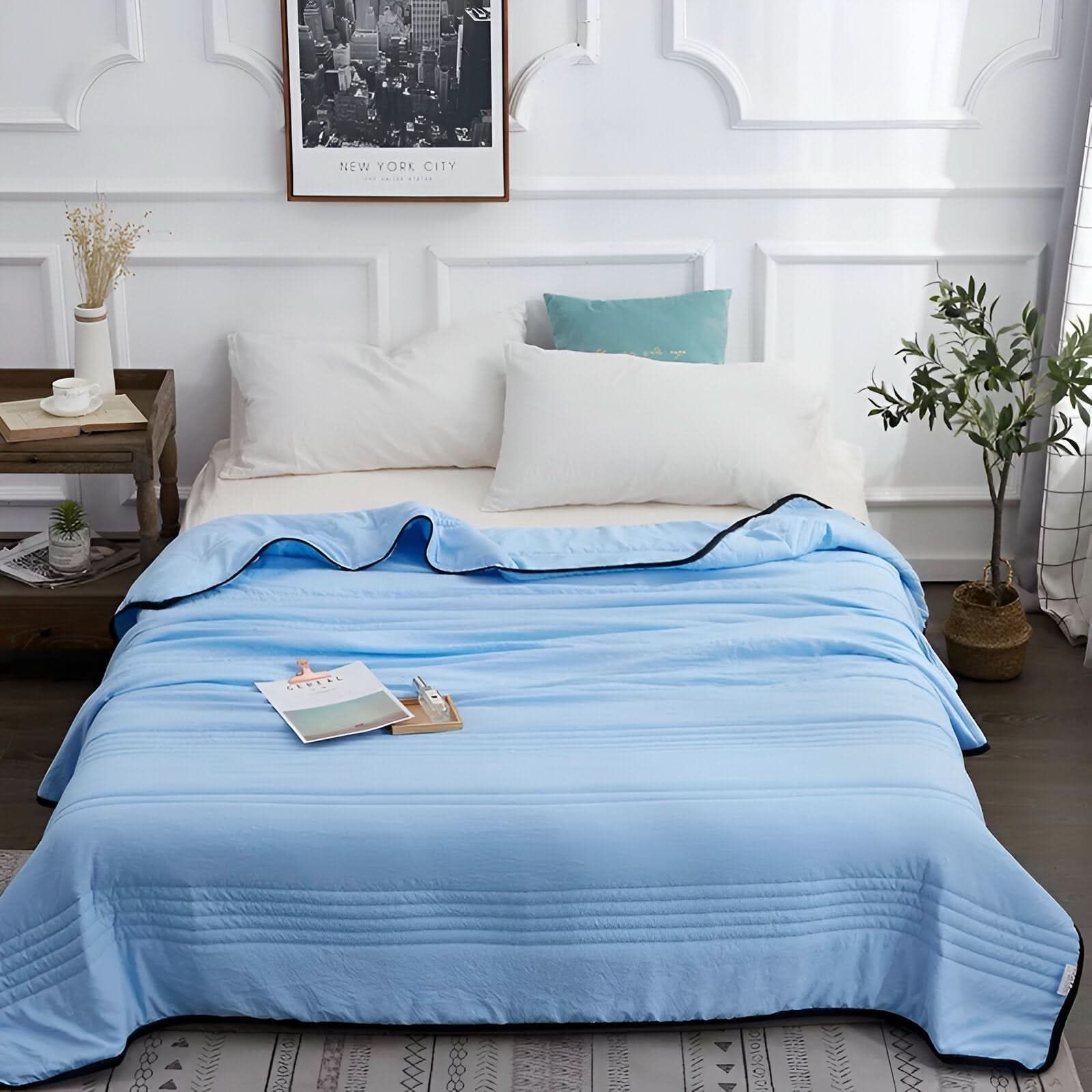 Lightweight Cooling Blanket with Breathable Fabric - Temperature Regulating for Sleep