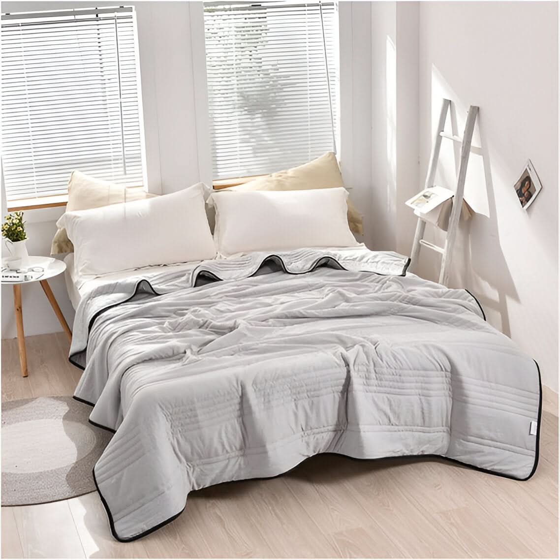 Lightweight Cooling Blanket with Breathable Fabric - Temperature Regulating for Sleep
