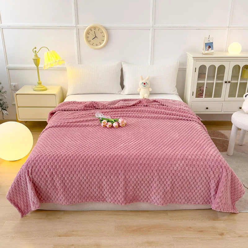 Lightweight Microfiber Fleece Throw Blanket for Warm and Cozy Comfort
