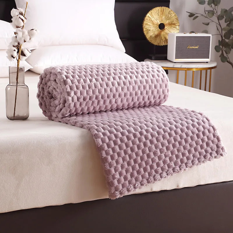 Lightweight Microfiber Fleece Throw Blanket for Warm and Cozy Comfort