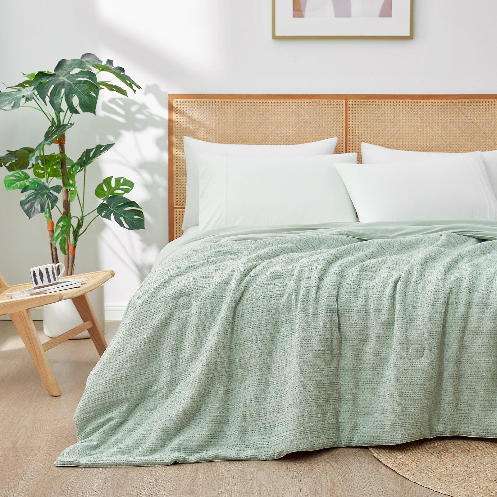 Lightweight Eco-Friendly Comforter with Natural Fiber Waffle Pattern for Warm Sleepers