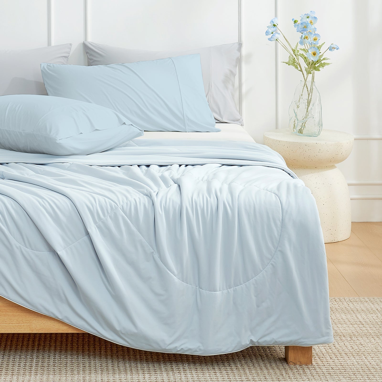 Cooling Comforter with Japanese Arc-Chill Material - Lightweight & Breathable