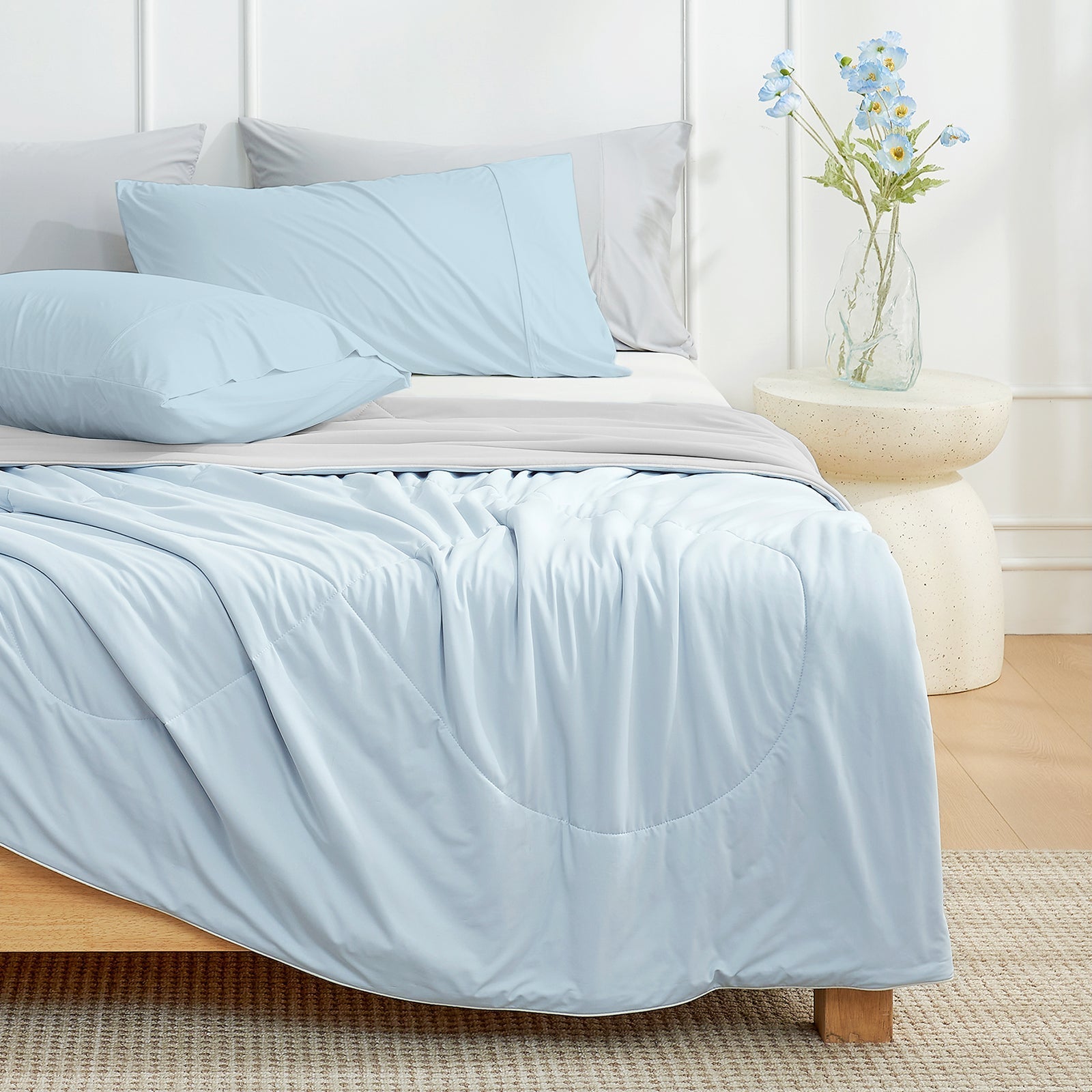 Cooling Comforter with Japanese Arc-Chill Material - Lightweight & Breathable