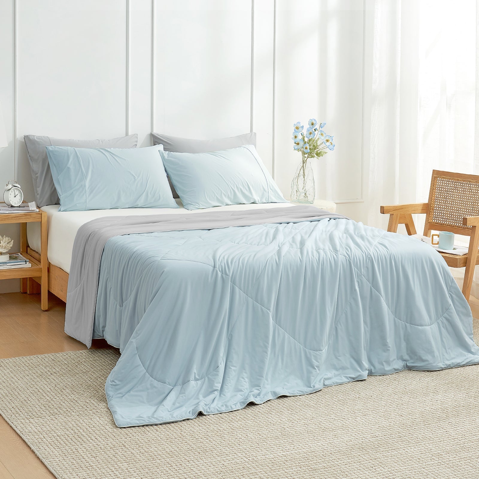 Cooling Comforter with Japanese Arc-Chill Material - Lightweight & Breathable