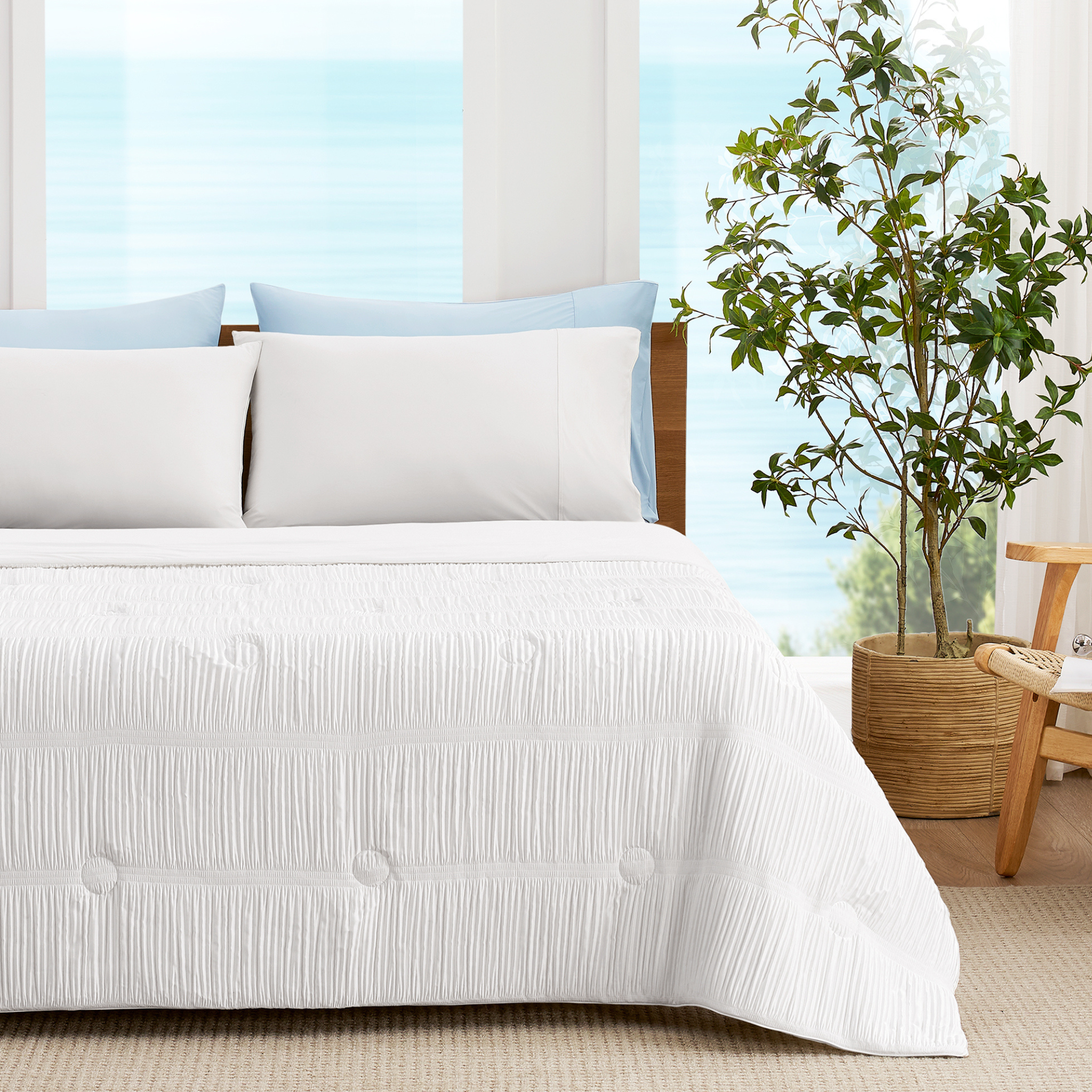 Striped Lightweight Comforter Set for Hot Sleepers with Cooling Airflow