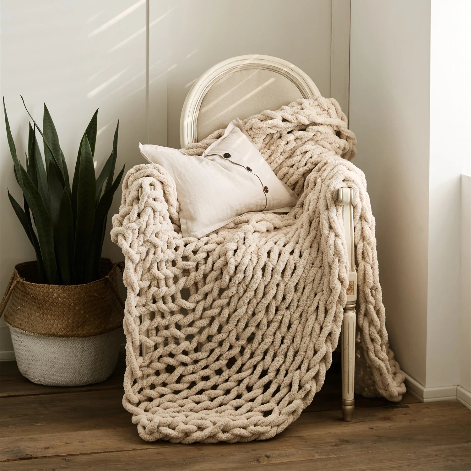 Hand-Knotted Chenille Chunky Knit Throw Blanket for Cozy Comfort