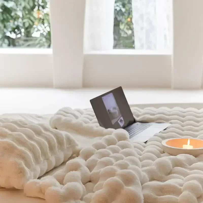 Reversible Fleece Blanket with Plush and Smooth Textures for Year-Round Use