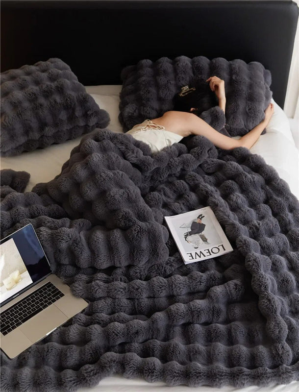 Reversible Fleece Blanket with Plush and Smooth Textures for Year-Round Use