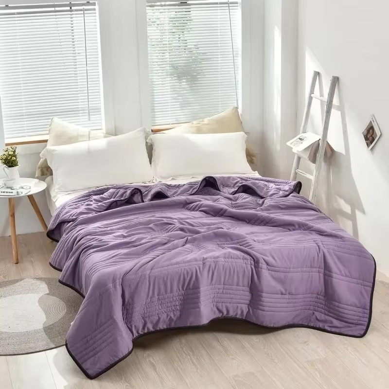 Lightweight All-Season Quilt for Double Bed – Breathable and Comfortable Bedding