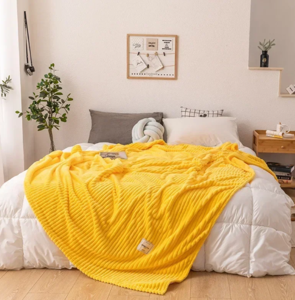 Soft Flannel Throw Blanket | Versatile Design for Comfort and Warmth