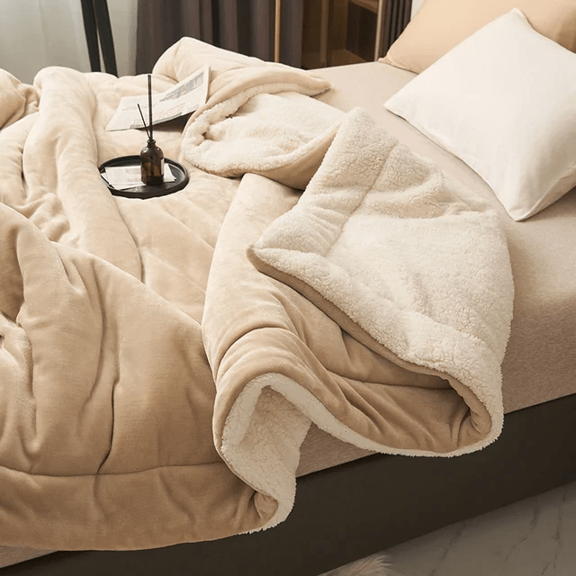 Soft Plush Flannel Fleece Blanket - Lightweight Comfort for Every Season