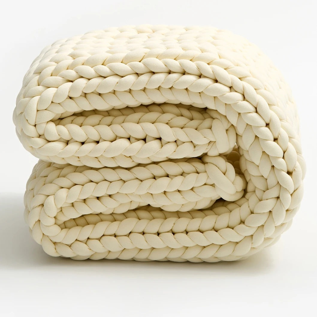 Chunky Knit Throw Blanket – Soft and Stylish Home Accent for Cozy Evenings