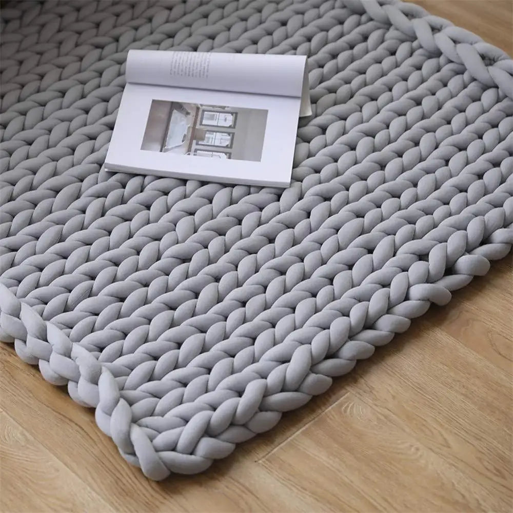 Chunky Knit Throw Blanket – Soft and Stylish Home Accent for Cozy Evenings