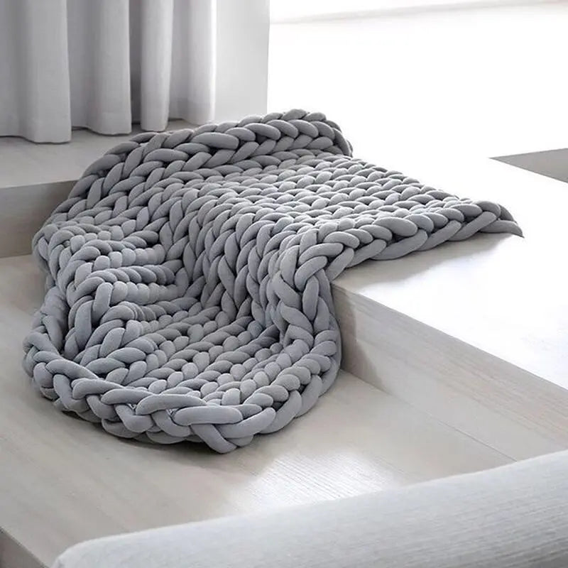 Chunky Knit Throw Blanket – Soft and Stylish Home Accent for Cozy Evenings