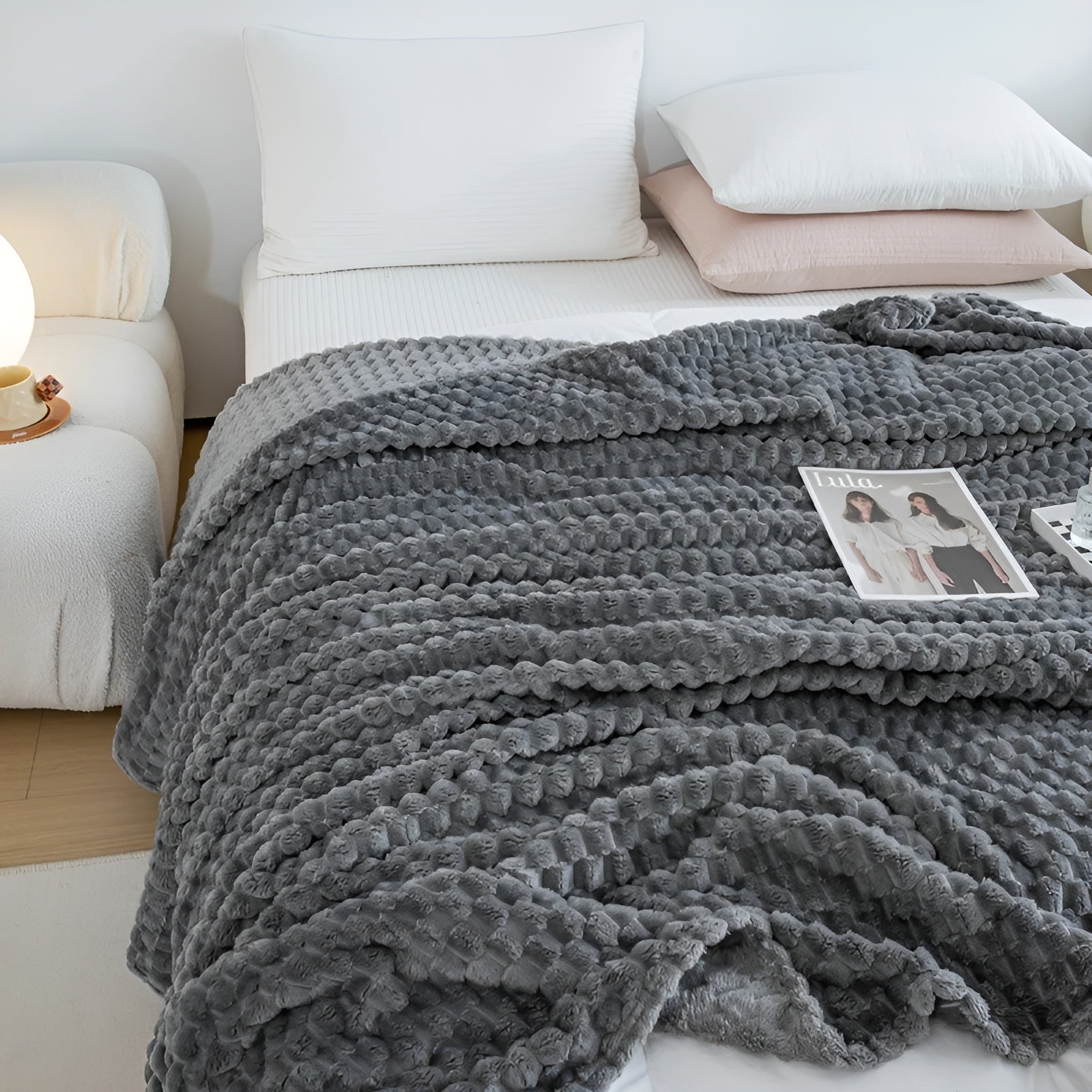Soft Touch Microfiber Blanket with Heat Retention for Cozy Comfort
