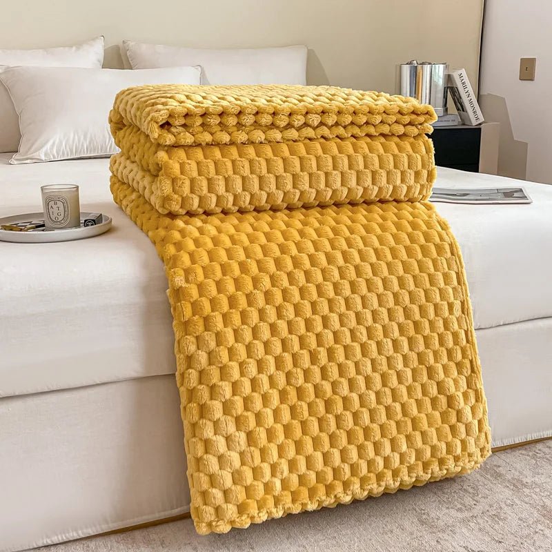 Chic Comfort Blanket with Luxuriously Soft Checker Design