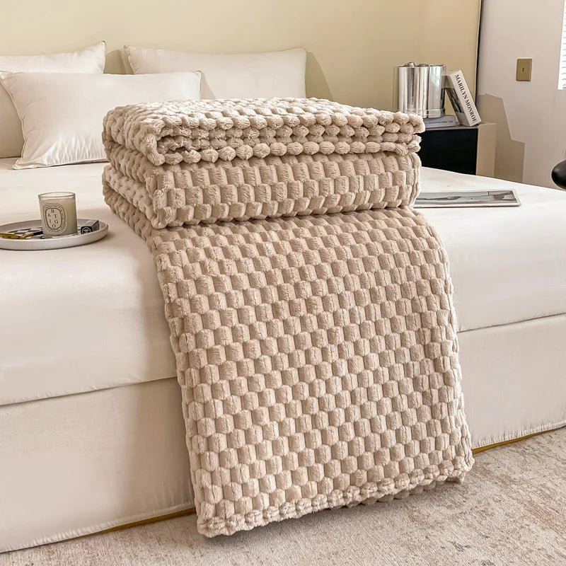 Chic Comfort Blanket with Luxuriously Soft Checker Design
