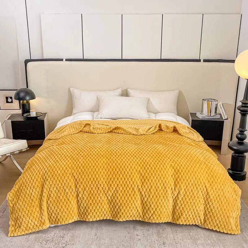 Chic Comfort Blanket with Luxuriously Soft Checker Design