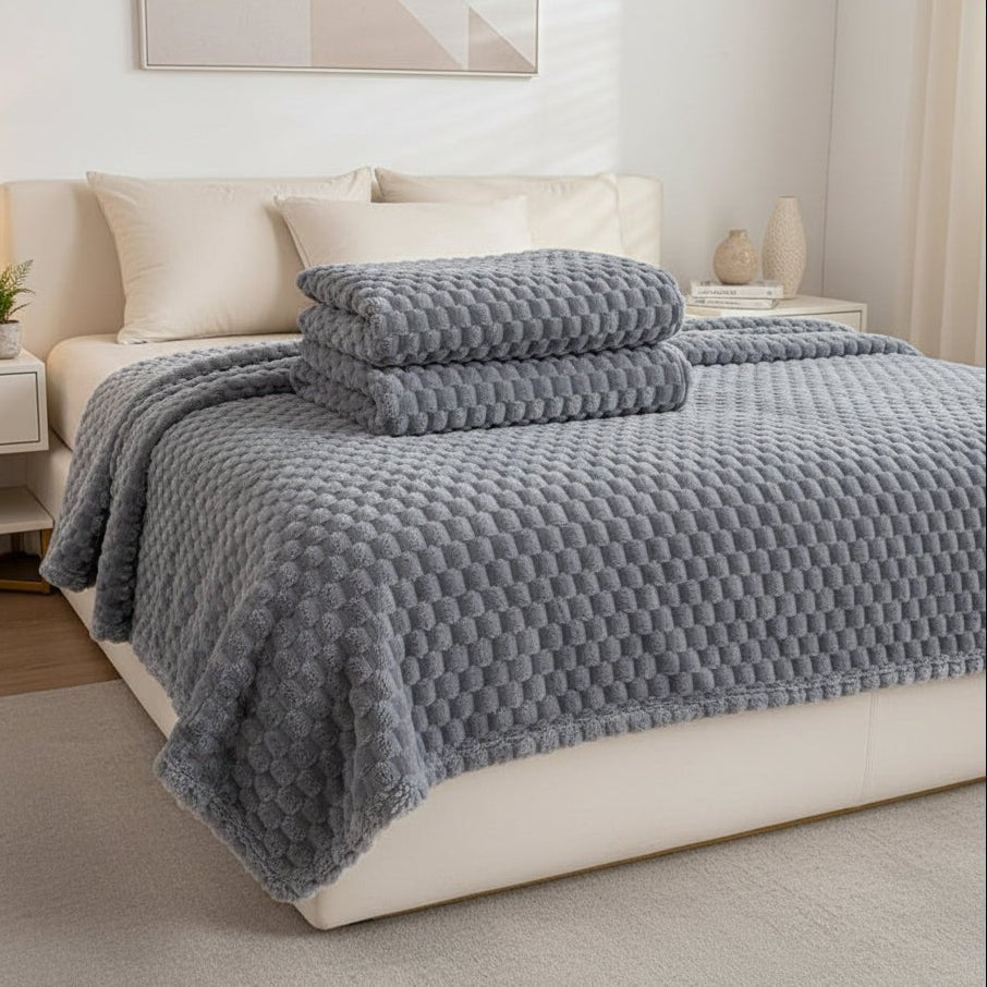 Chic Comfort Blanket with Luxuriously Soft Checker Design