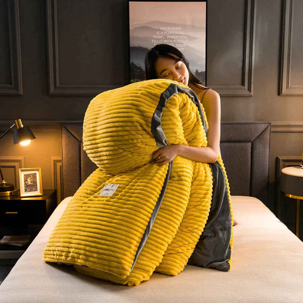 Cozy Fleece Duvet Cover Set with Stylish Bedspread Design