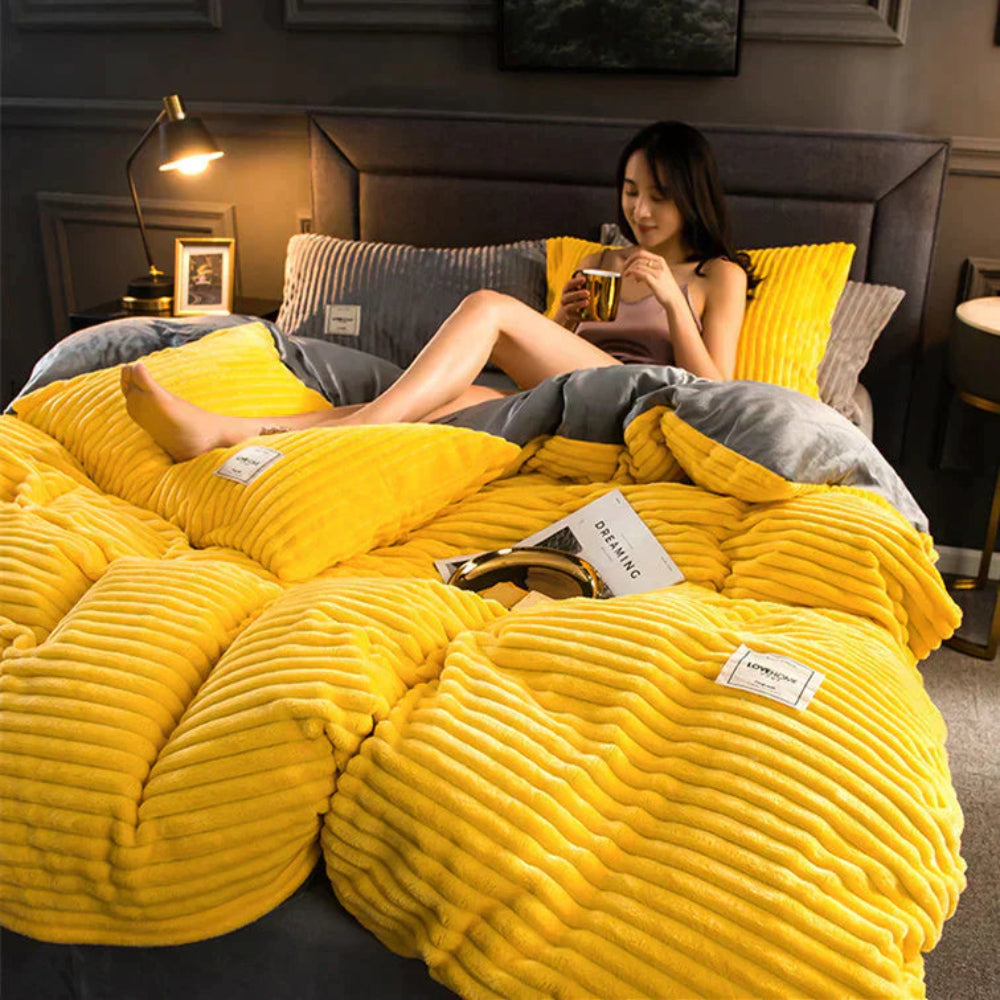 Cozy Fleece Duvet Cover Set with Stylish Bedspread Design