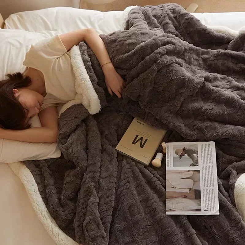 Warm Lambswool Blanket for Winter - Cozy Bedroom Throw