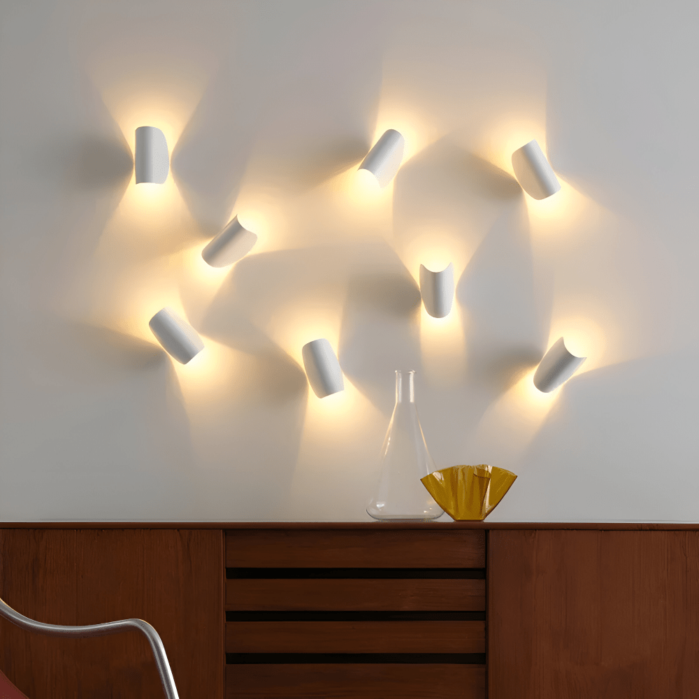 FlexiGlow Adjustable Wall Lamp for Targeted Illumination