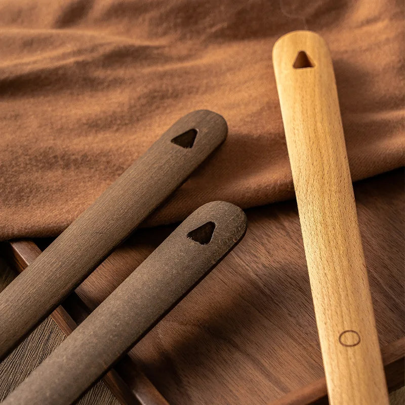 Ergonomic Long Shoe Horn with Extended Handle – Durable Design for Easy Use