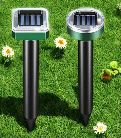Solar Ultrasonic Rodent Repellent with Adjustable Frequency for Outdoor Use