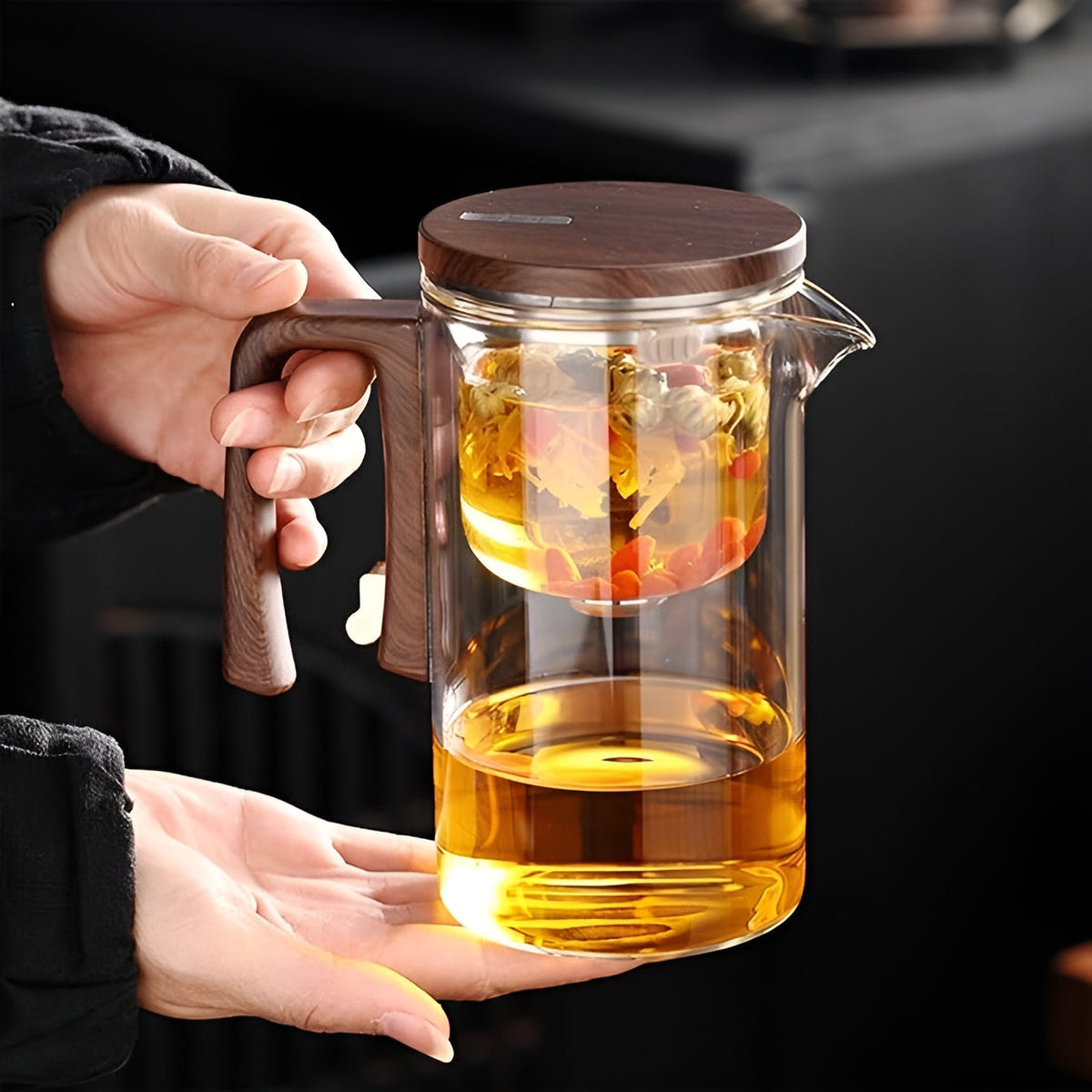 Stylish Glass Teapot with Wooden Grip - Brews 4-6 Cups