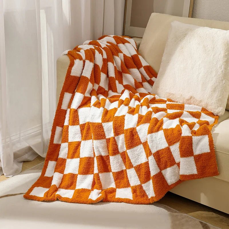 Nordic Style Throw Blanket with Soft Velvet Finish – Stylish Checkered Pattern