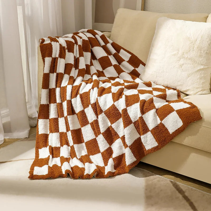 Nordic Style Throw Blanket with Soft Velvet Finish – Stylish Checkered Pattern