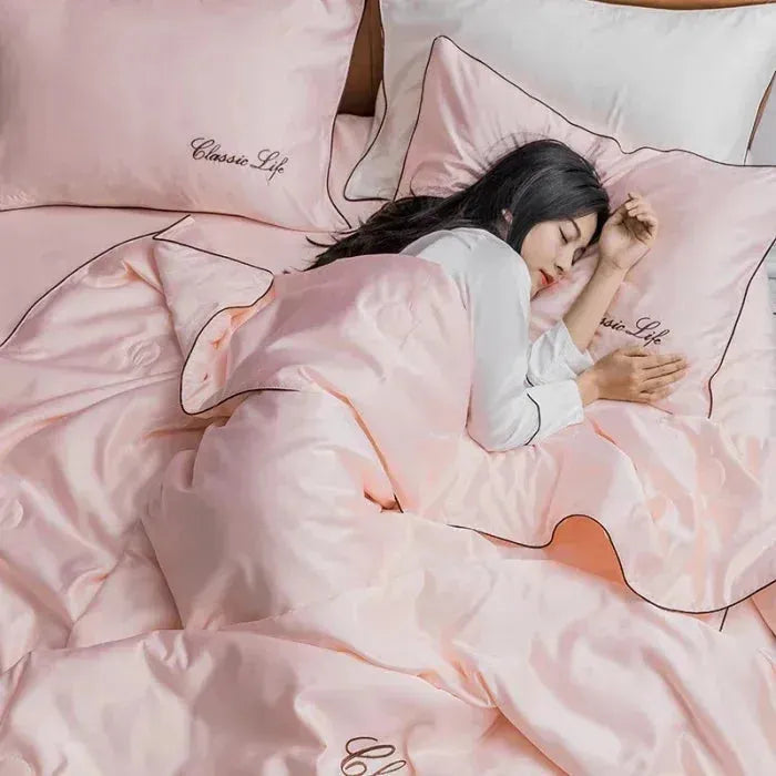 Lightweight Breathable Silk Cooling Blanket with Embroidery for Summer Comfort