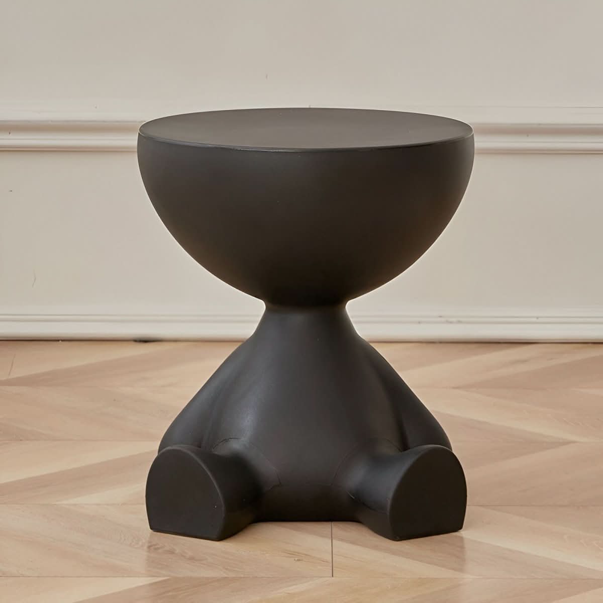 Chic Circular Accent Table for Modern Living Spaces