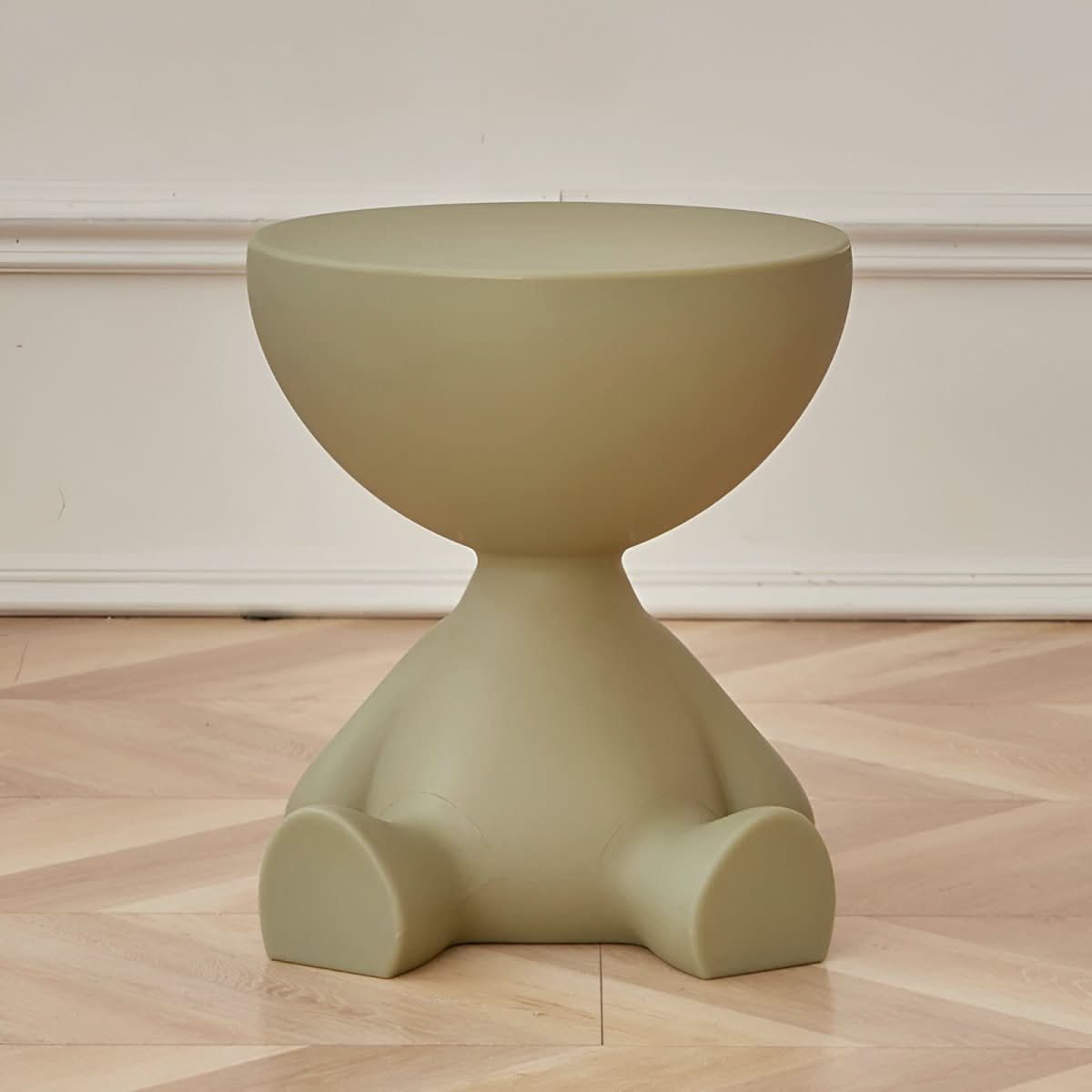 Chic Circular Accent Table for Modern Living Spaces