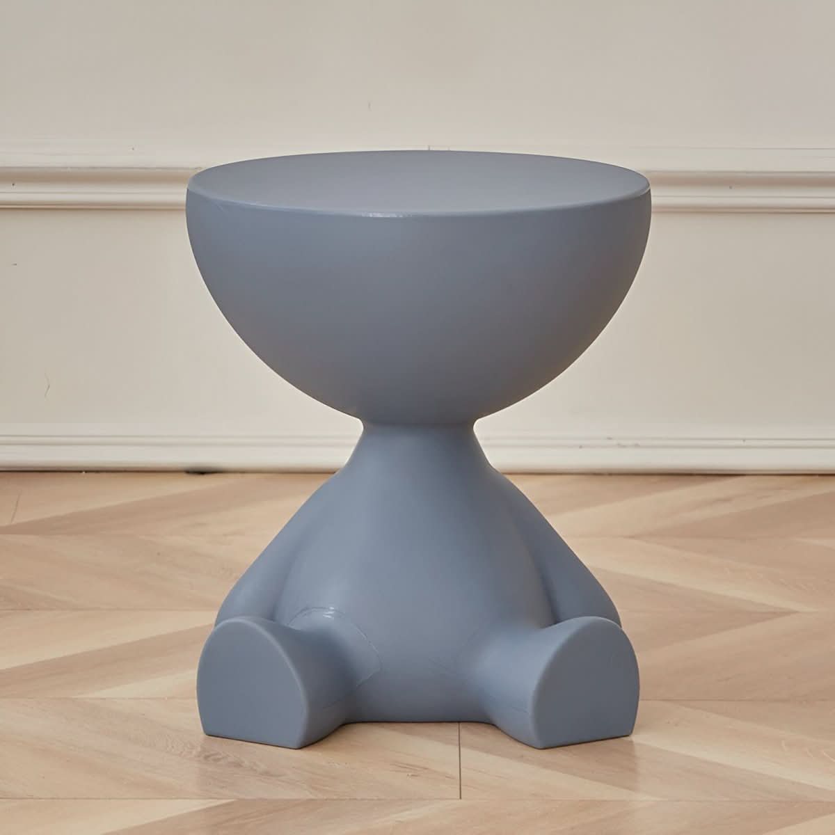 Chic Circular Accent Table for Modern Living Spaces