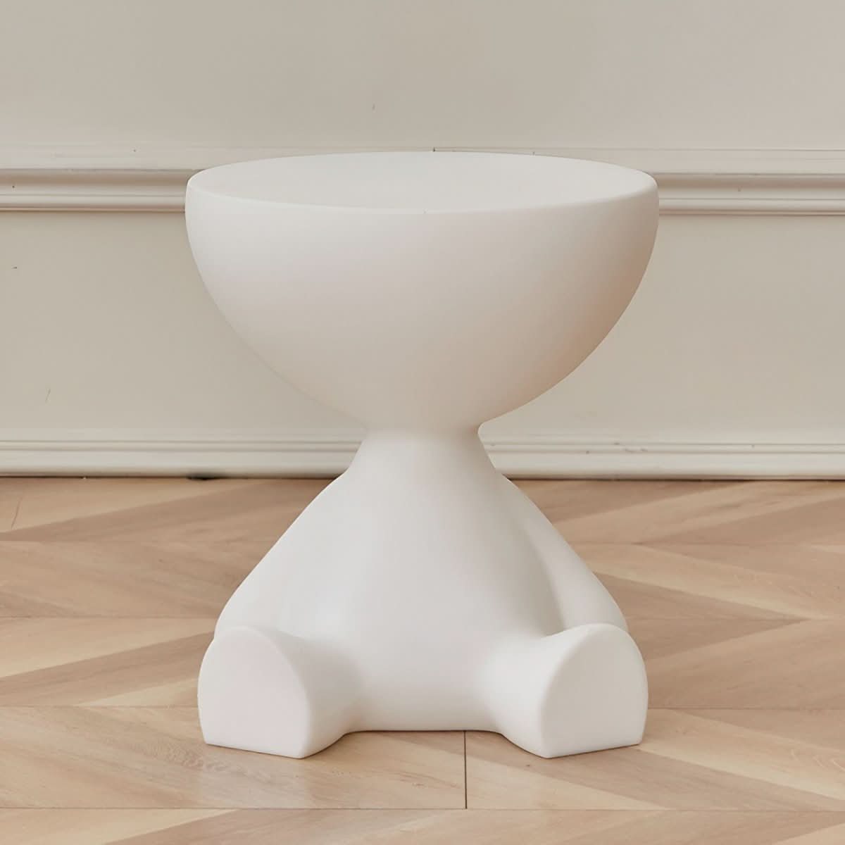 Chic Circular Accent Table for Modern Living Spaces