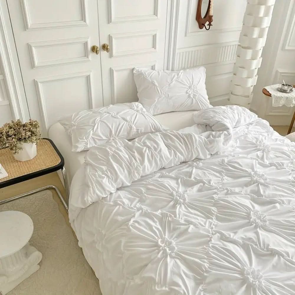 PetalCharm Duvet Set - Chic Ruffle Floral Cover in Soft Microfiber